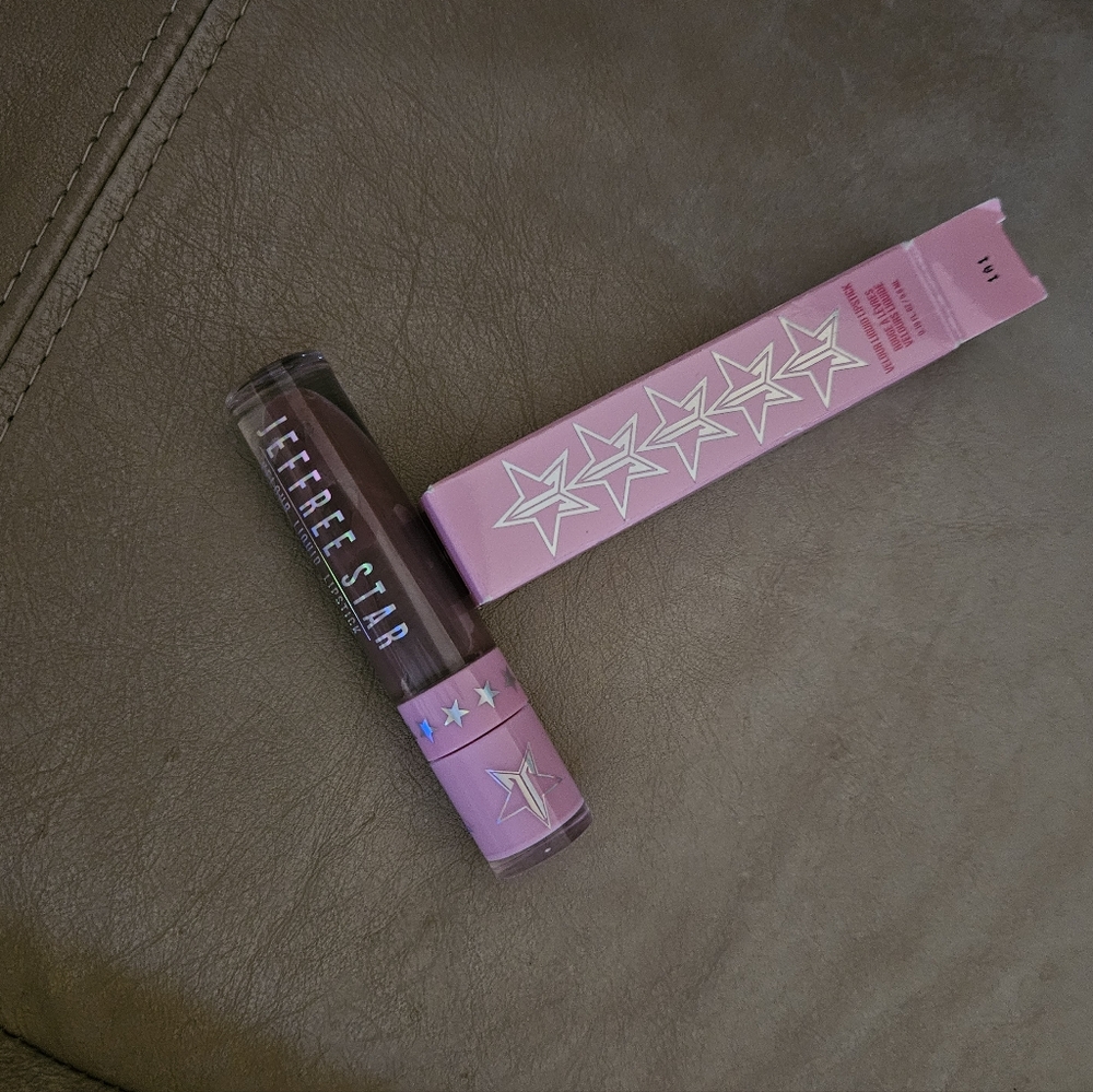 Jeffree Star Velour Liquid Lipstick in "Delicious" New in Box NIB